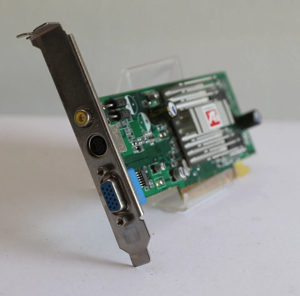 ATI Radeon 9200 SE  - 128MB Grafikkarte - AGP - Bild 2 von 3