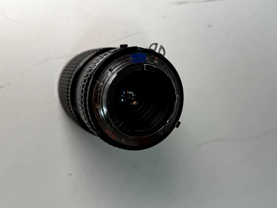 Lente zoom macro Sakar vintage longitud focal 28-80 mm 1:3,5-4,5 No.356704 negro Foto 4 de 4