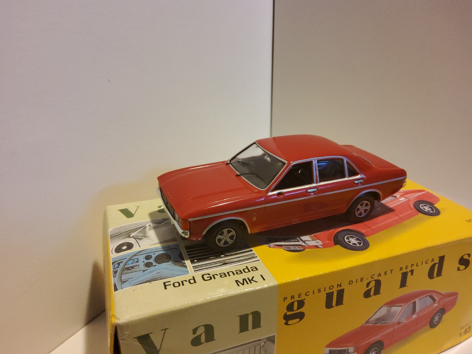 1/43 FORD GRANADA MK1  Flame Red, CORGI` VANGUARDS`
