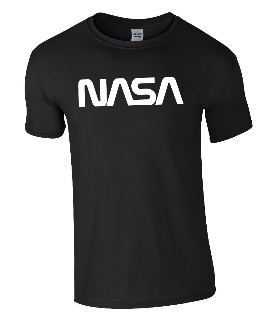 Camiseta NASA con logotipo retro de gusano de la NASA. Camiseta negra estampada de alta calidad