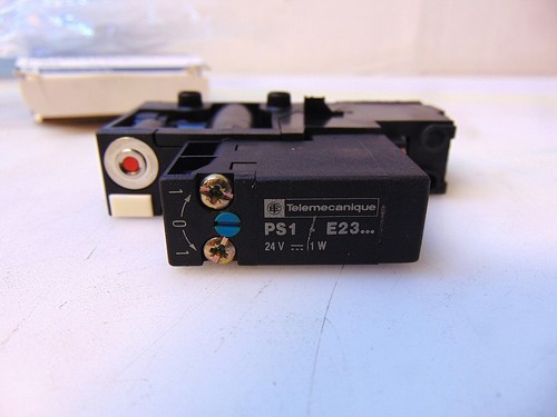 Telemecanique PS1E21102B Pneumatic Switch NEW OPEN BOX - S7052 - Picture 5 of 5