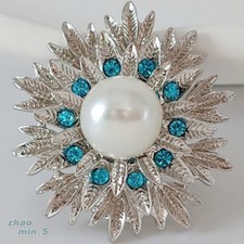 Women Crystal Sunflower Brooch Pin Rhinestone Brooches Wedding Party Gifts Lapel
