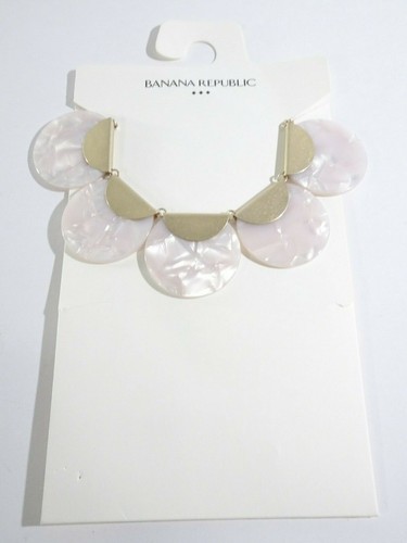 Banana Republic Women's Metallic Opal Resin Gold half Moon Short Necklace NWT 68 - Picture 2 of 8