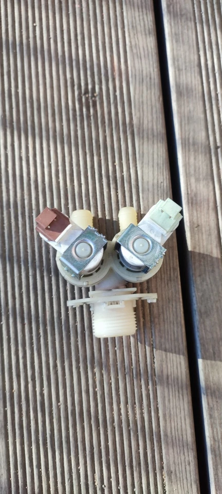 Zulauf Magnetventile AEG L61473FL Ventil Waschmaschine voll funktionstüchtig  - Image 3 of 4