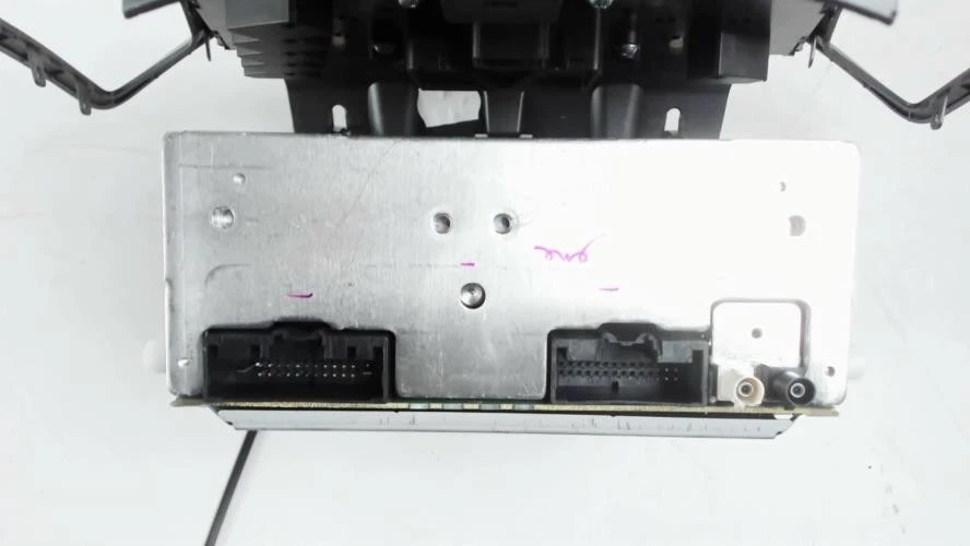 Autorradio FORD FIESTA 6 PHASE 2 2277282 - Imagen 4 de 4