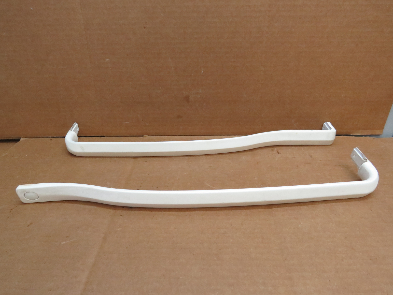Amana Refrigerator Door Handle Set Lt. wear Part 2221946W 2202098