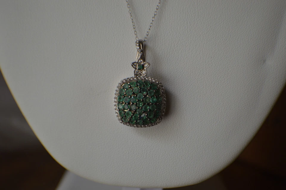 Colgante Kagem Zambia 2,30 quilates esmeralda/circón cadena 20" enchapada en rodio plata fina Foto 2 de 4