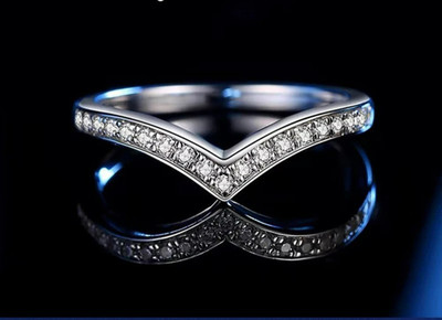 Chevron V Dazzling Moissanite 925 Silver Stack Band Snake Ring size 5-9 WG