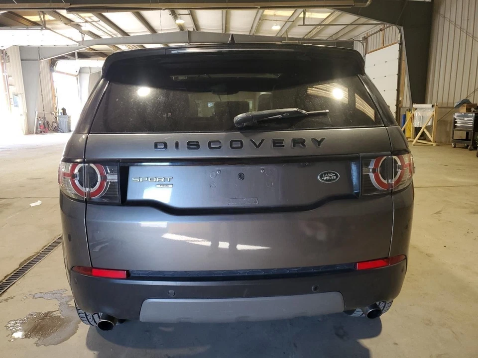 Used Air Cleaner Assembly fits: 2018 Land rover Discovery sport  Grade A - Image 3 of 4