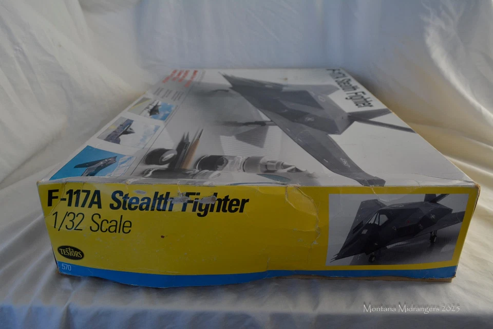 Testors F-117A Stealth FIghter Aircraft Model Kit #570 From 1990 1/32 Scale - Image 3 of 4