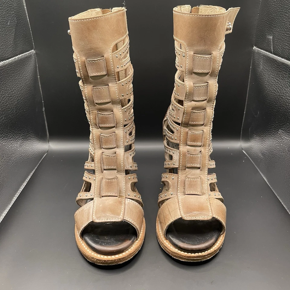 Sandalias de gladiador Freebird by Steven para mujer talla 6 beige/chocolate usadas en excelente estado Foto 2 de 4