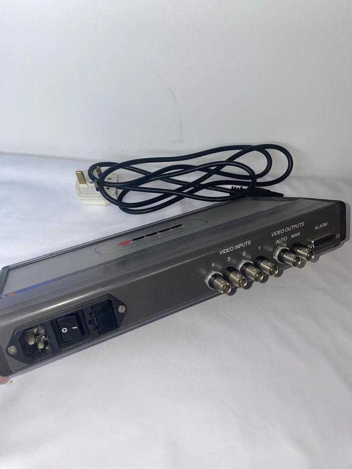 Computer Graphics Video Mechanical Switcher 4 IN / 2 OUT NEW - Image 4 of 4