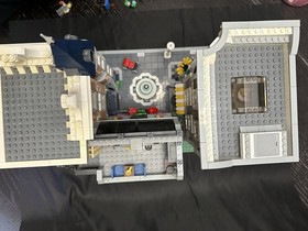 LEGO Assembly Square 10255 Preowned Disassembled Read Description