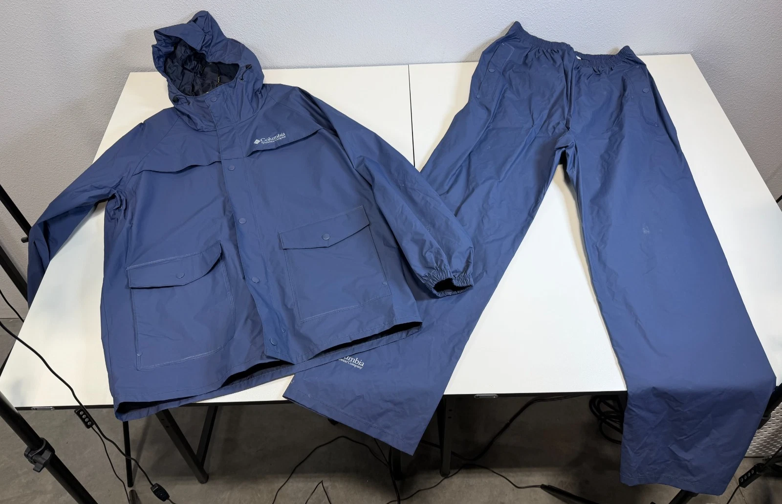 Columbia Vintage Mens Waterproof Rain Jacket and Rain Pants Set Blue Size M
Opens in a new window or