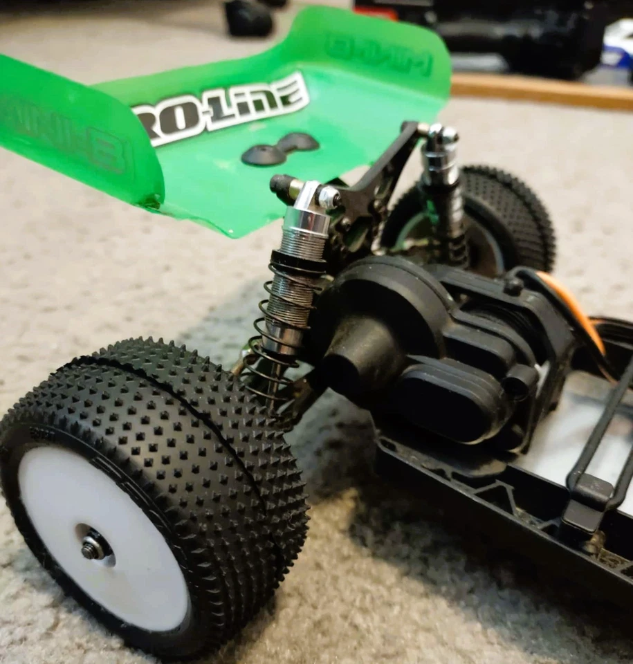 Losi Mini-B 1/16 Brushless 2WD Buggy W/ Extras - Image 3 of 4