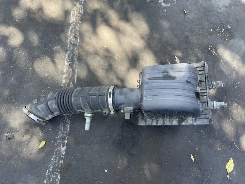 2004-2011 Ford Ranger Air Cleaner 4.0L  OEM - Image 2 of 4