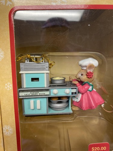 ENESCO MASTERPIECE TREASURY EDITIONS EASY-BAKE OVEN CHRISTMAS ORNAMENT - Picture 2 of 3