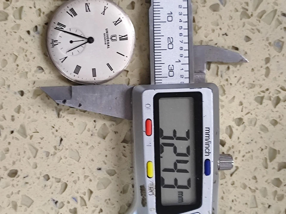 UNIVERSAL GENEVE Cal. 262 Swiss Made Movement With Dial Work & Stop for part - Image 4 of 4