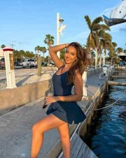 BEAUTIFUL MCKENZIE GRAHAM 8X10 Photo