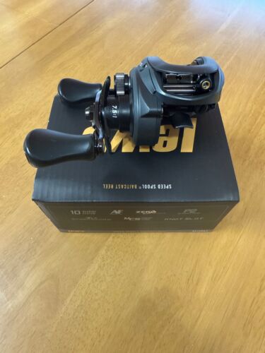 Lew's SS1SHG3 Speed Spool Series Casting Reel - 7.5:1 Ratio, Right Hand Retrieve