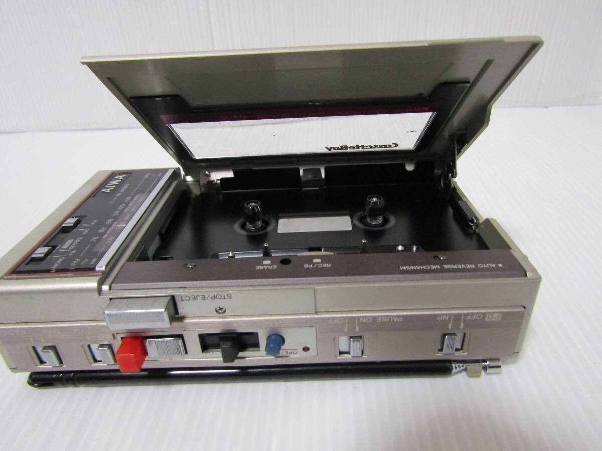 Vintage Aiwa HS-J2 Cassette Boy Player Recorder Portable AM/FM