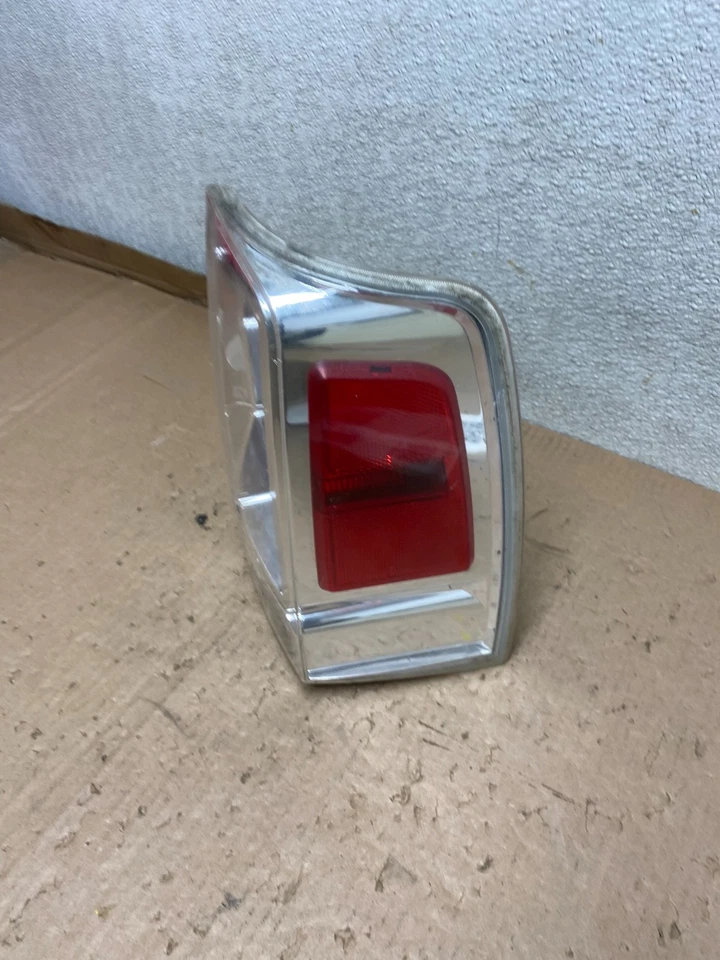 2006 2009 Mitsubishi Raider Right Passenger RH Tail Light U8726 DW - Image 2 of 4