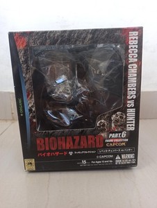 Resident Evil Hunter Figure | eBay