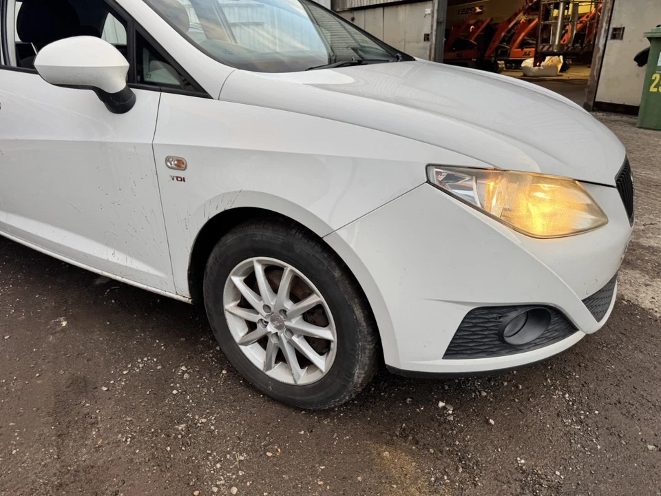 SEAT IBIZA Front Bumper 2008 2009 2010 2011 2012 in WHITE - Image 4 of 4