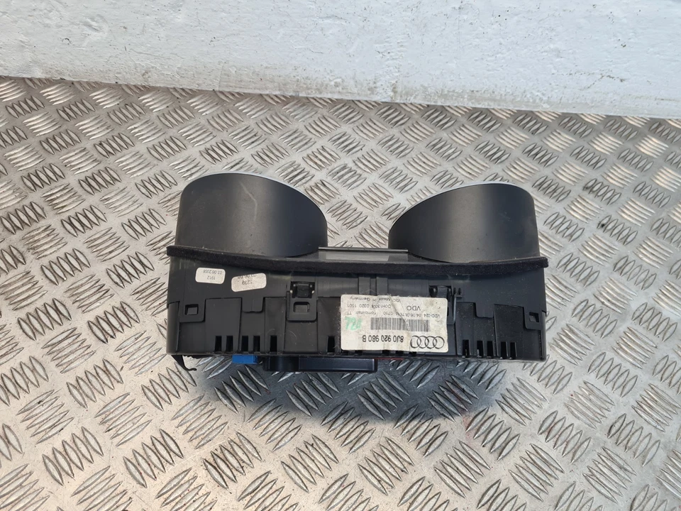 AUDI TT MK2 8J 2009 MANUAL CUADRO DE INSTRUMENTOS VELOCÍMETRO 8J0920980B #1J Foto 3 de 4