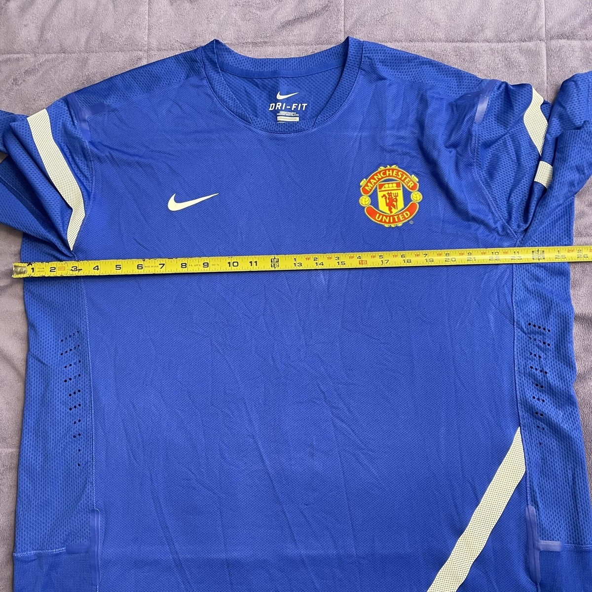 Manchester United Pre-Match Soccer Football Jersey Nike 423939-411