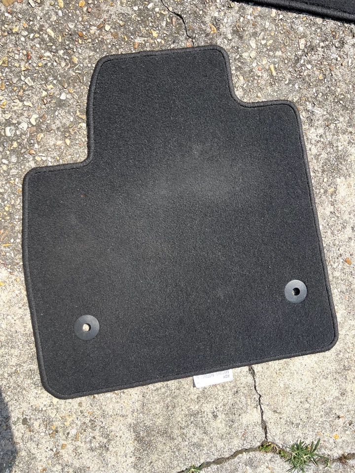 Alfombrillas alfombrillas GMC Acadia 2021 Foto 4 de 4