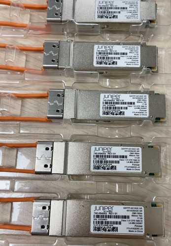 1pcs Juniper QSFPP-4X10GE-SR JNP-QSFPP-4X10GE-SR OM3 300M Finisar FTL410QD3C-J3 - Afbeelding 2 van 3