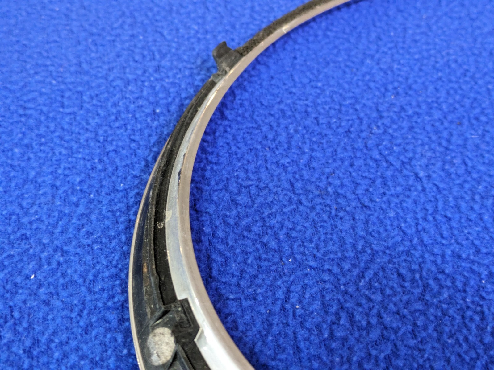 2006-2012 BENTLEY CONTINENTAL FRONT left driver outside HEADLIGHT TRIM ring