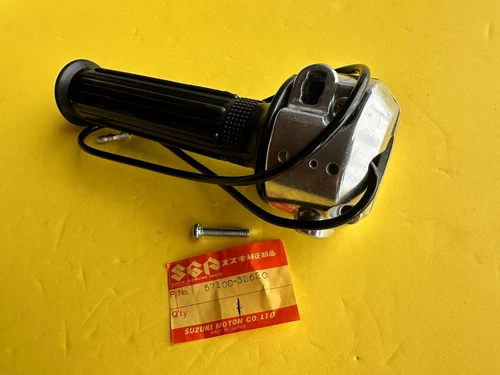 GRIP ASSY, THROTTLE (ALUMINIUM) *{C C}*