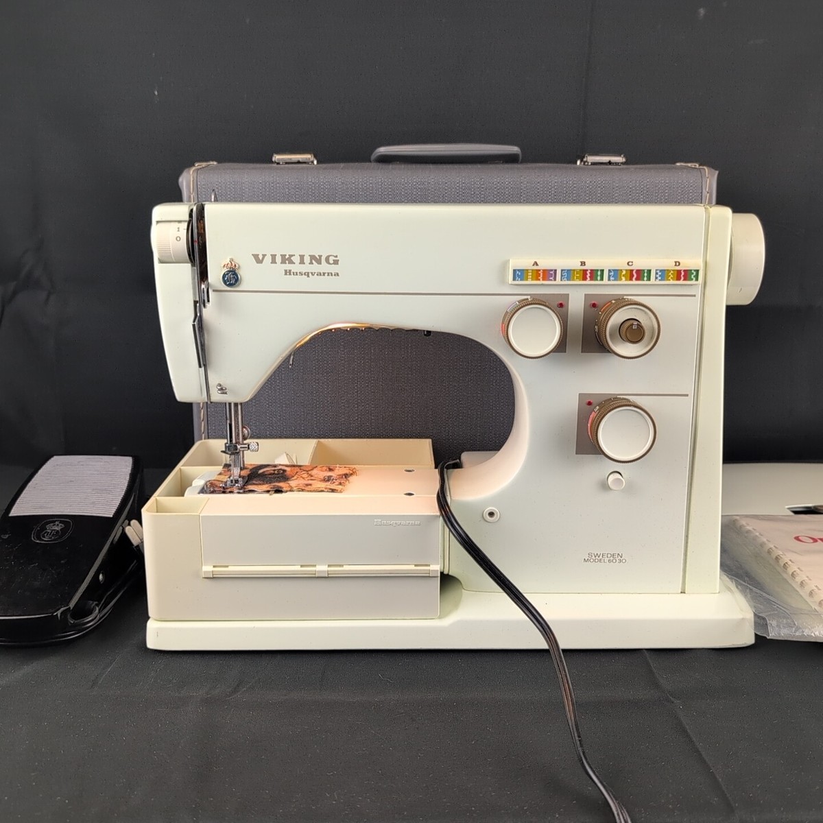 Viking Husqvarna Sweden Model 6030 Sewing Machine w/ Case - Tested