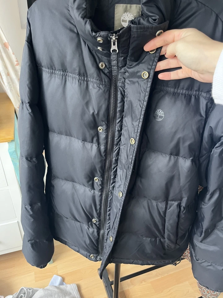 Timberland Men’s Duck Down Puffer Jacket, Black. Well worn but good cond. Size L - Image 3 of 4