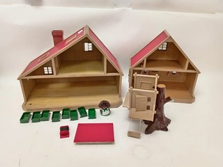 Sylvanian Families Houses Treehouse Bundle Hedgehog Figure