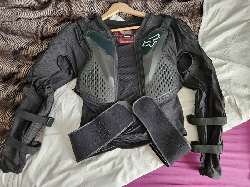 Fox Clothing Titan Sport MTB Chest Guard Body Armour Jacket. Great Condition (M)