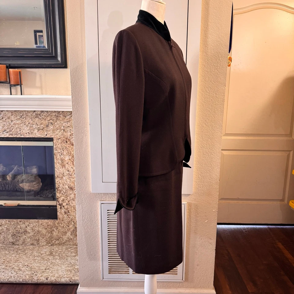 De Colección Christian Dior Conjunto de Traje Falda de Lana Worsted Terciopelo Borde Marrón Talla 10 Oficina  Foto 2 de 4