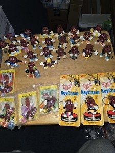 The California Raisins 1987 Original Keychains & Figurines Fruit Theme Lot of 31