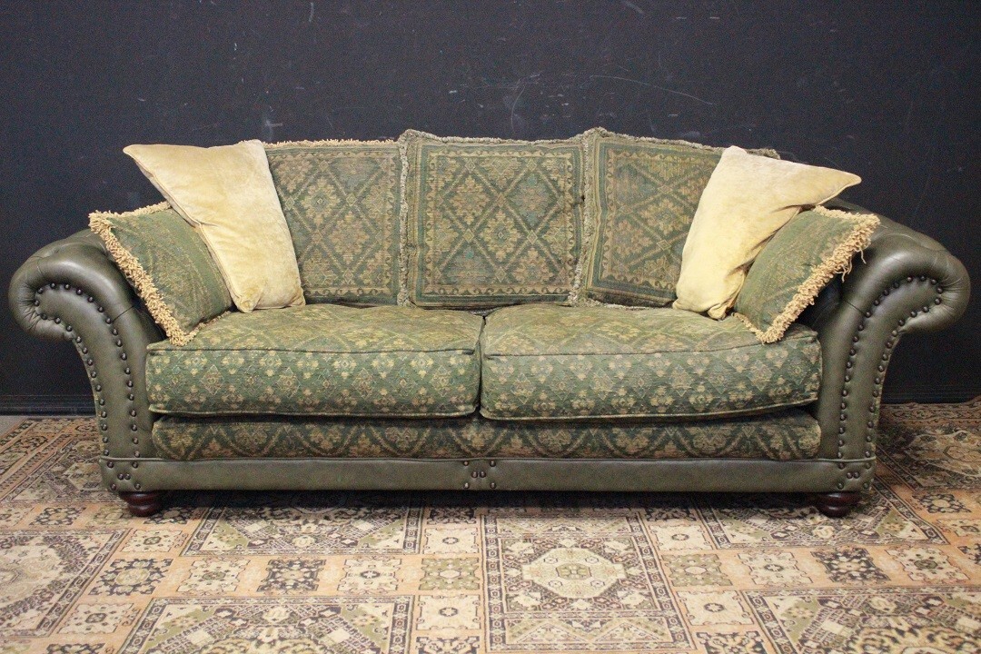 Divano club Chesterfield Chester pelle verde tessuto