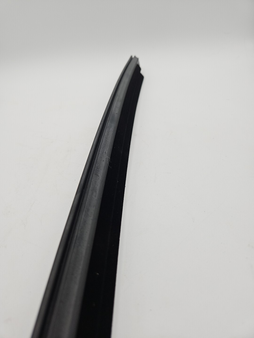 06-12 Bentley Continental Flying Spur Rear Right Door Seal 3W5839472B