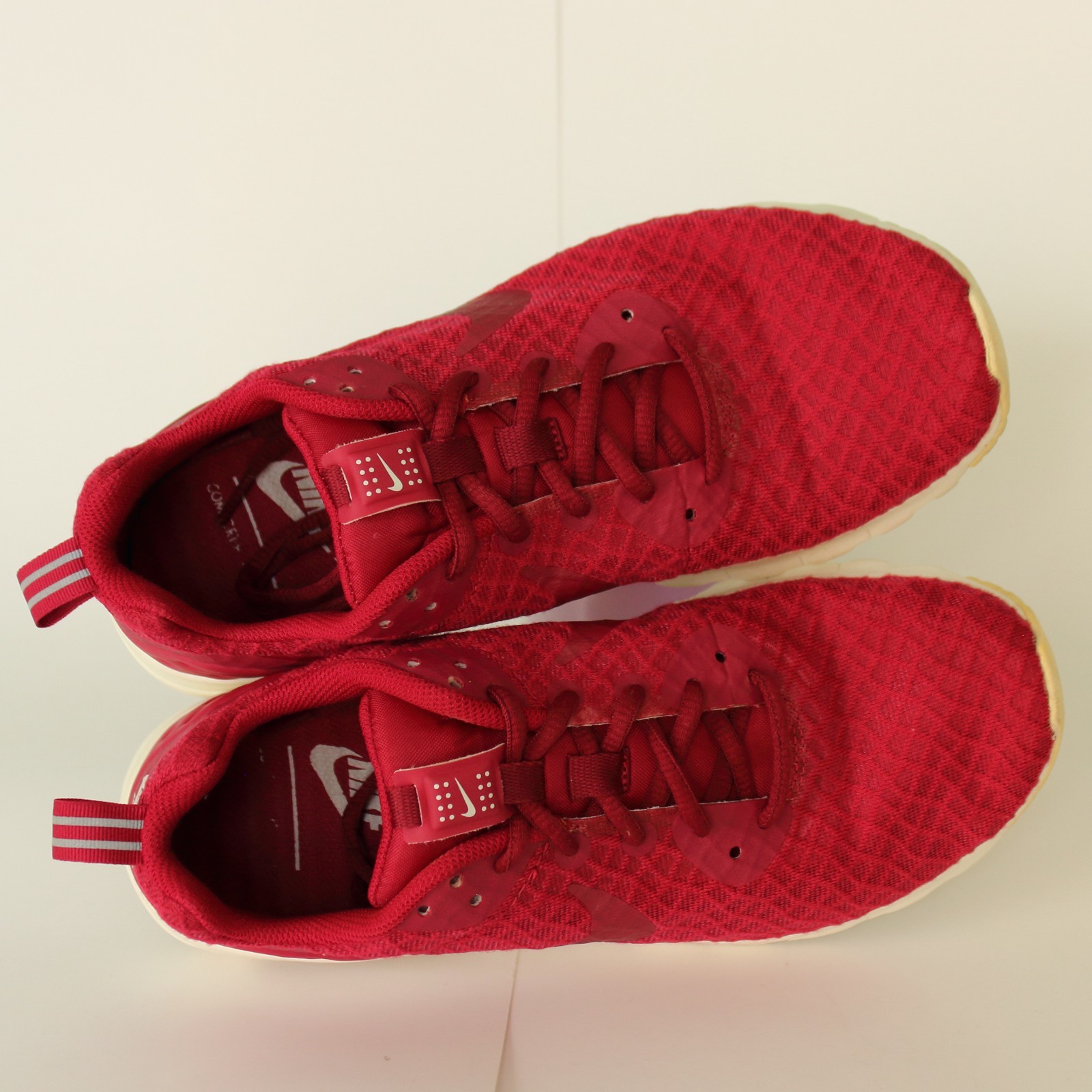 Nike Air Max Motion Maroon Wine Red Athletic Shoes 844895-660 Womens Size 9