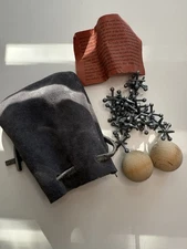 Vintage Jacks Game with 21 Aluminum Jax & 2 Wooden Balls Leather Bag