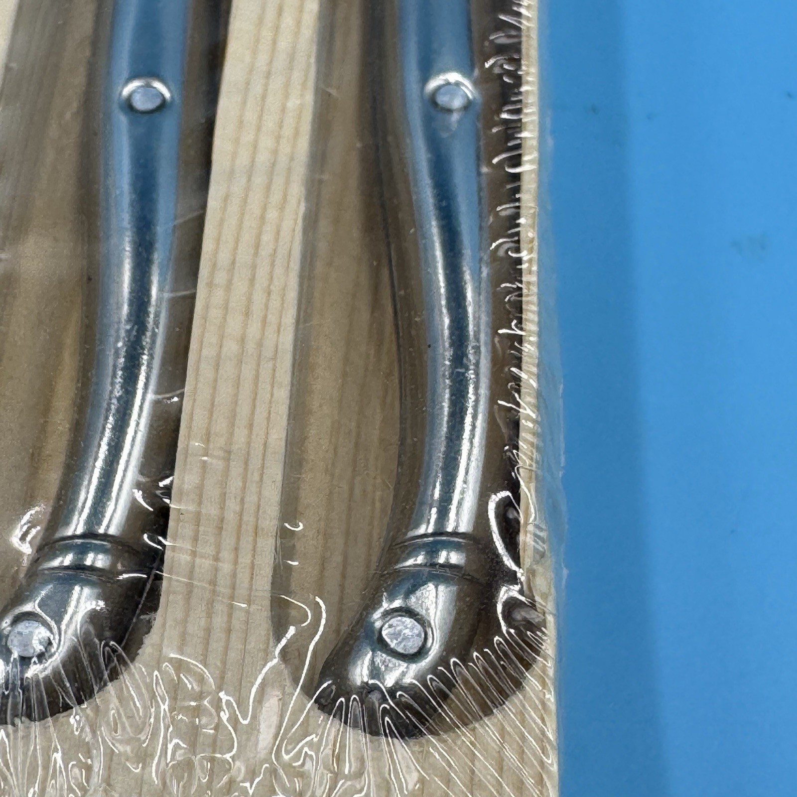 Set of 4 Red LAGUIOLE French Butter Cheese Pate Knives Spreaders in Wood Box New