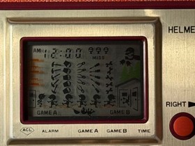 Helmet Nintendo Game & Watch 1980 Vintage Toy tested very good free shipping