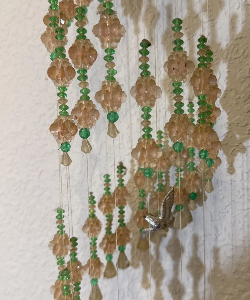 Timbre de viento móvil colgante vintage de 23" colibríes rosas y verdes con cuentas Foto 4 de 4