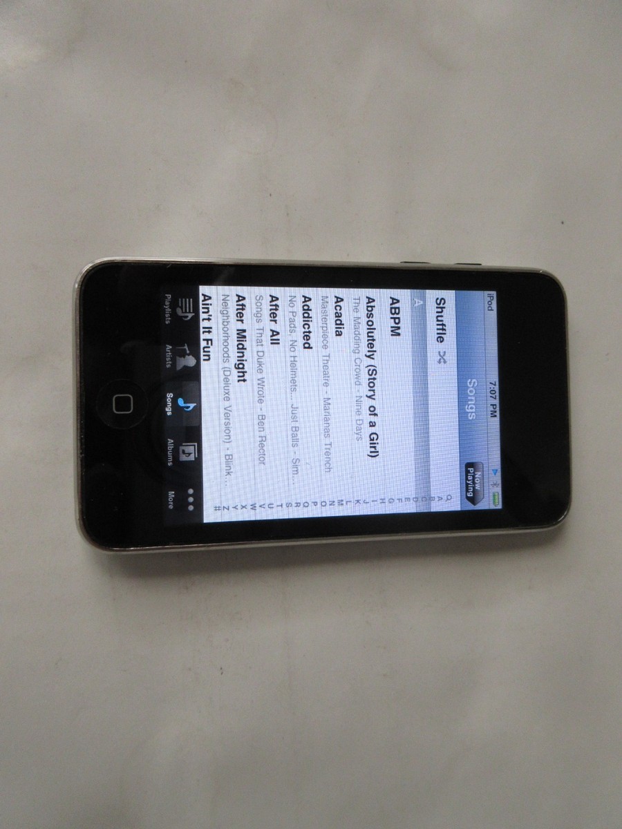 Apple iPod Touch 2nd Generation 8GB With (562songs MC086LL) | eBay