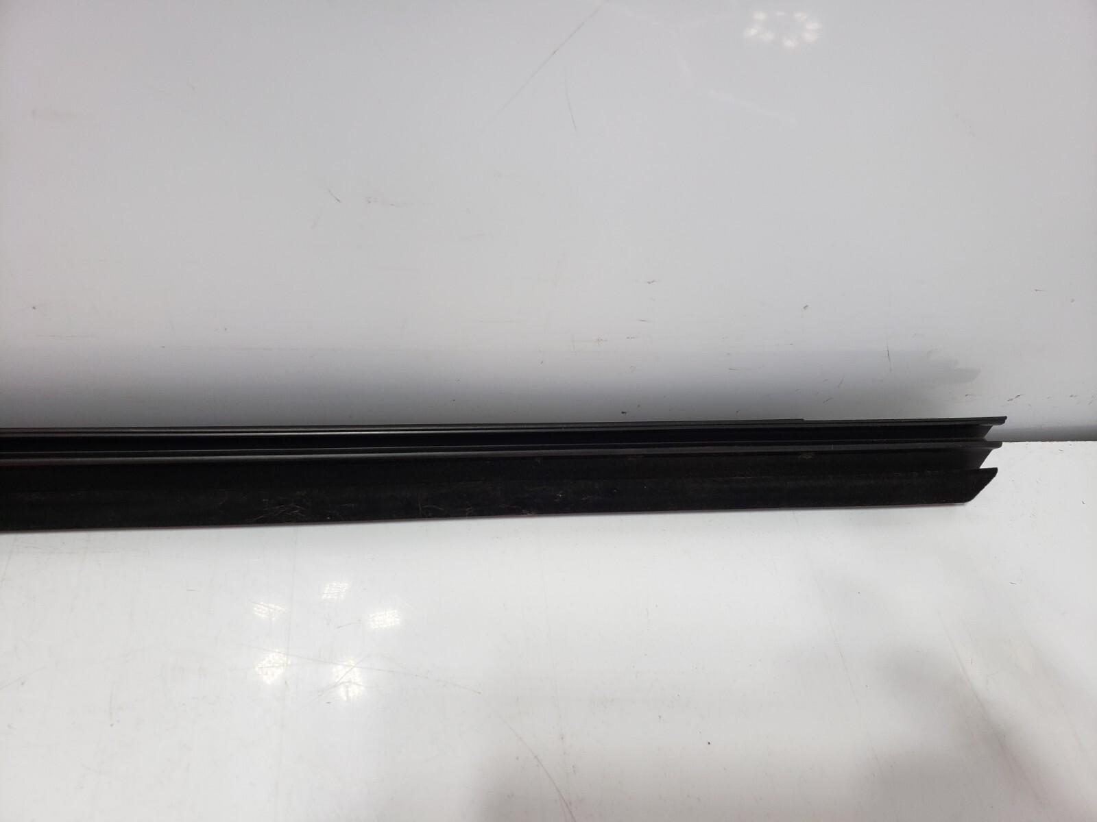 ✅ 10-14 OEM Rolls Royce Ghost RR4 Front Left Driver Window Weatherstrip Seal