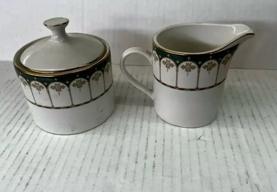 Crema Farberware Ardsley y azucarero cubierto blanco varios arcos porcelana fina Foto 2 de 3